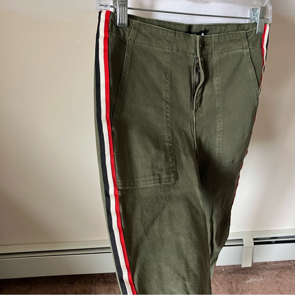 Pam & Gela Cargo Elastic Striped Hem Pant in Seaweed Green size 26 - Picture 5 of 9